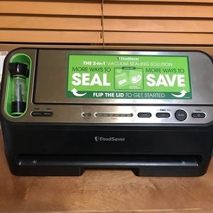 FOOD SAVER VACUUM SEALER WITH ROLL